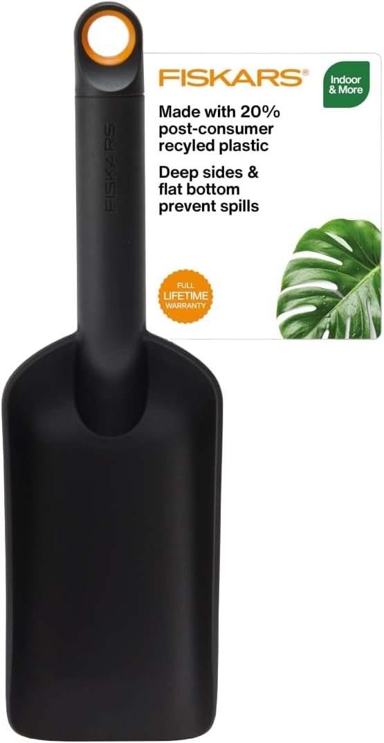 Fiskars Soil Scoop Indoor Potting & Transplanting Tool