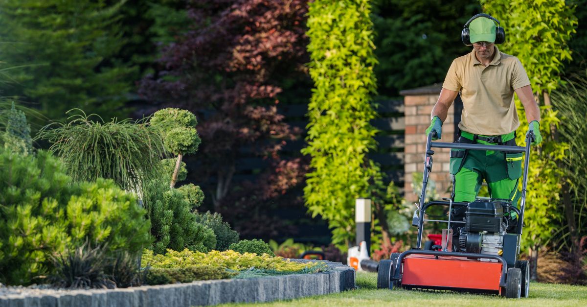Benefits of Using Professional Lawn Equipment