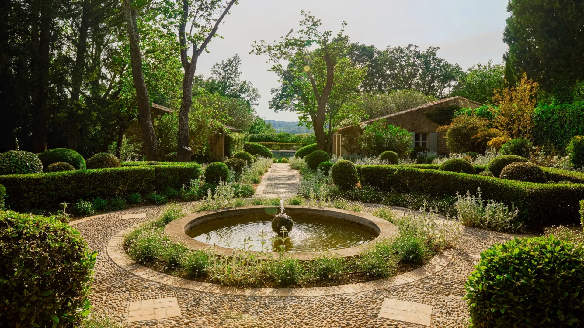 Backyard gardeners branching out into landscaping