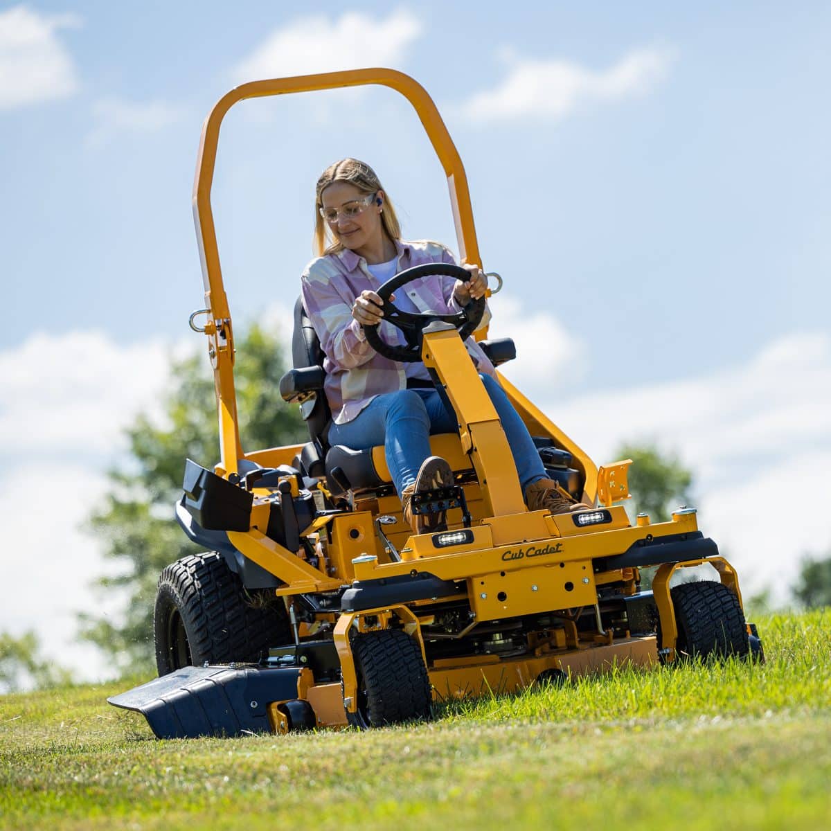 Tractor Supply Lawn Mower Guide: Types, Brands, Prices 2026