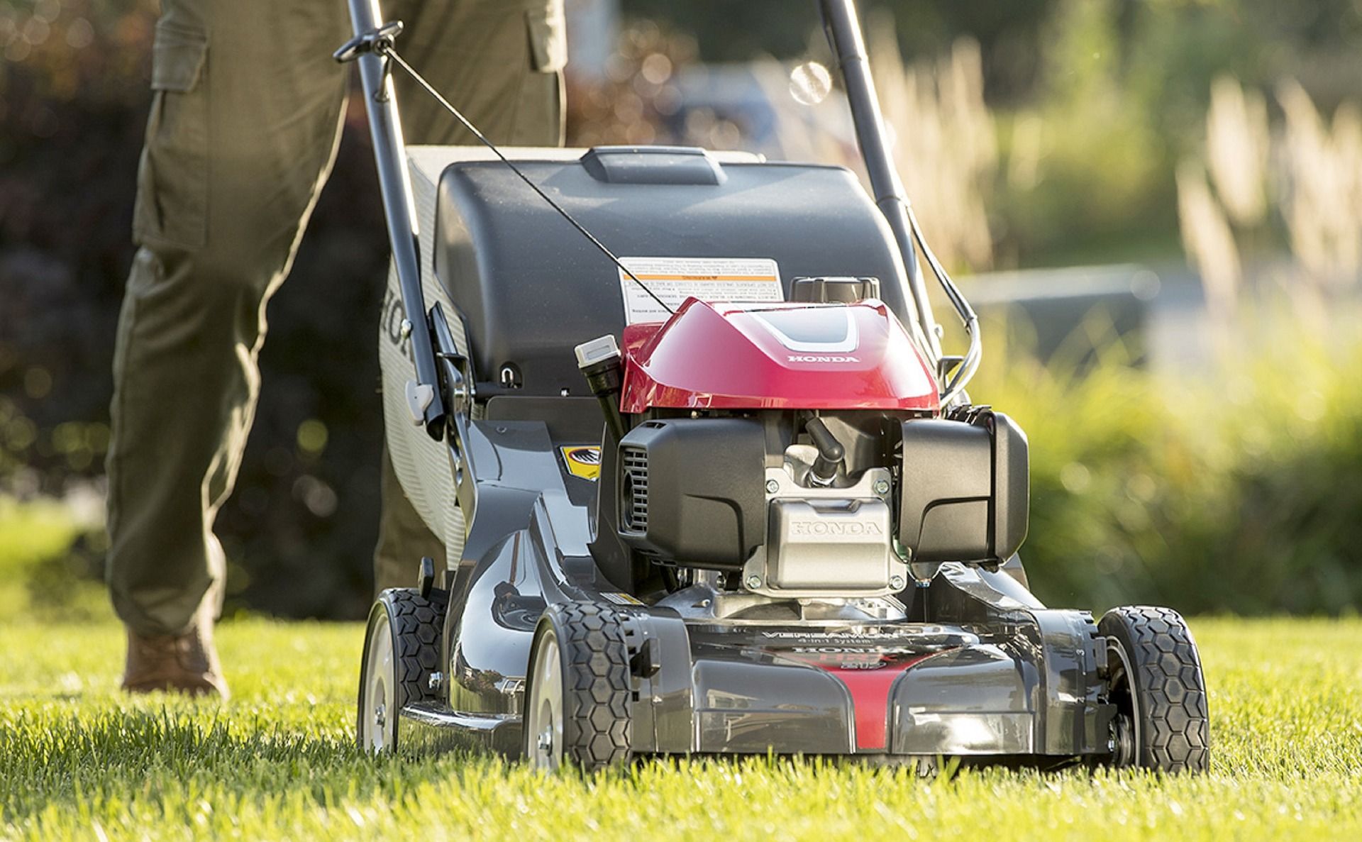 mulching lawn mower